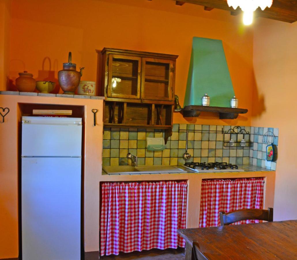 Casale Poggio Colpiccione Apartman Passignano sul Trasimeno Kültér fotó