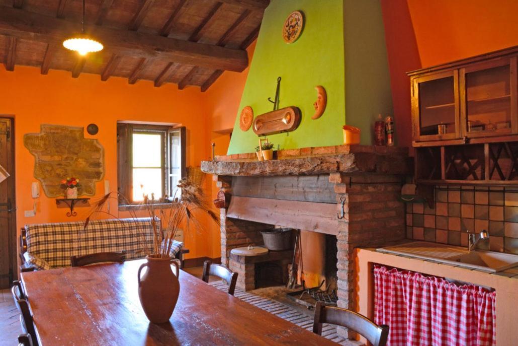 Casale Poggio Colpiccione Apartman Passignano sul Trasimeno Kültér fotó